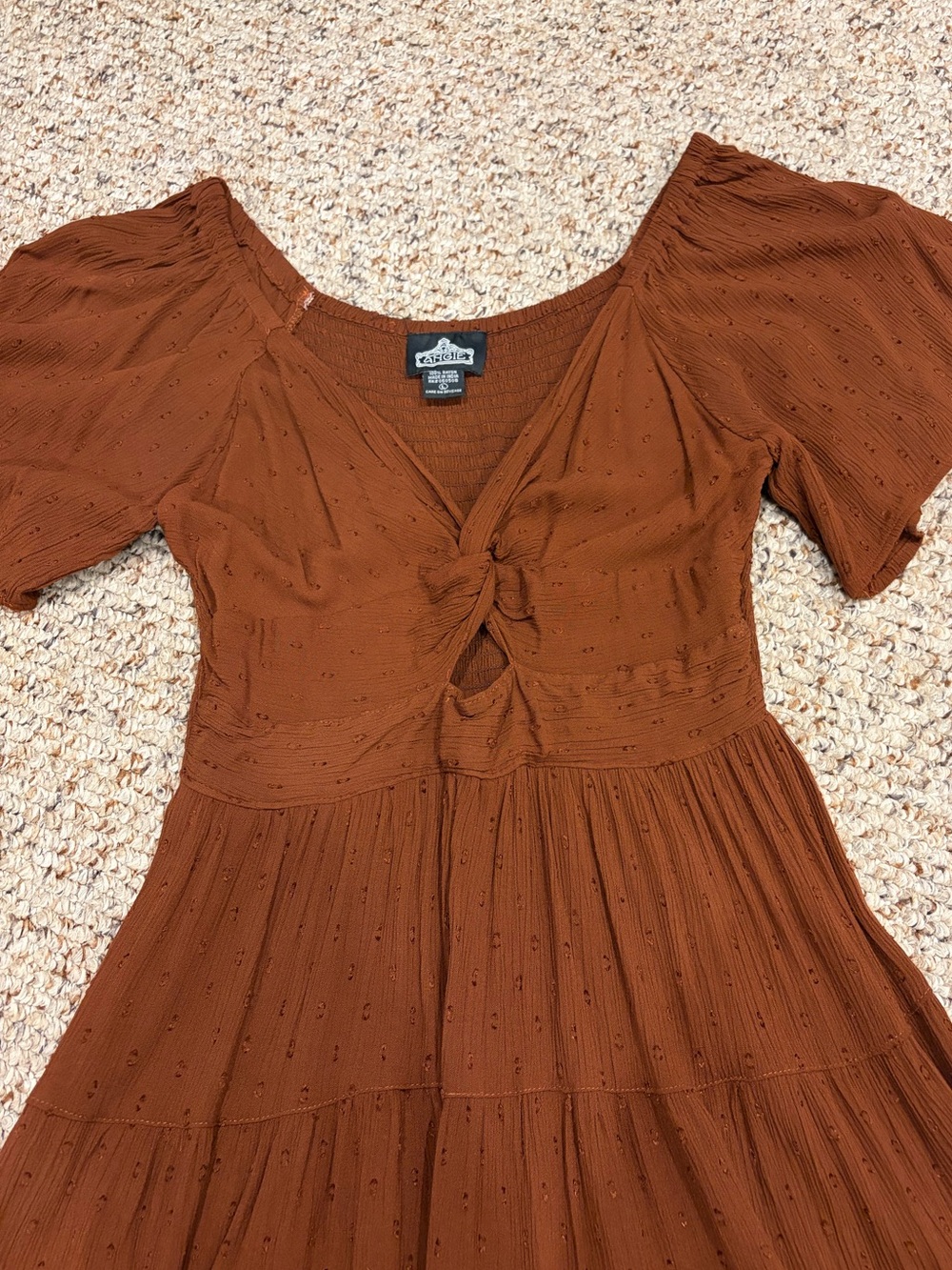 Women’s Angie Twist-Front Dress - Picture 3 of 4